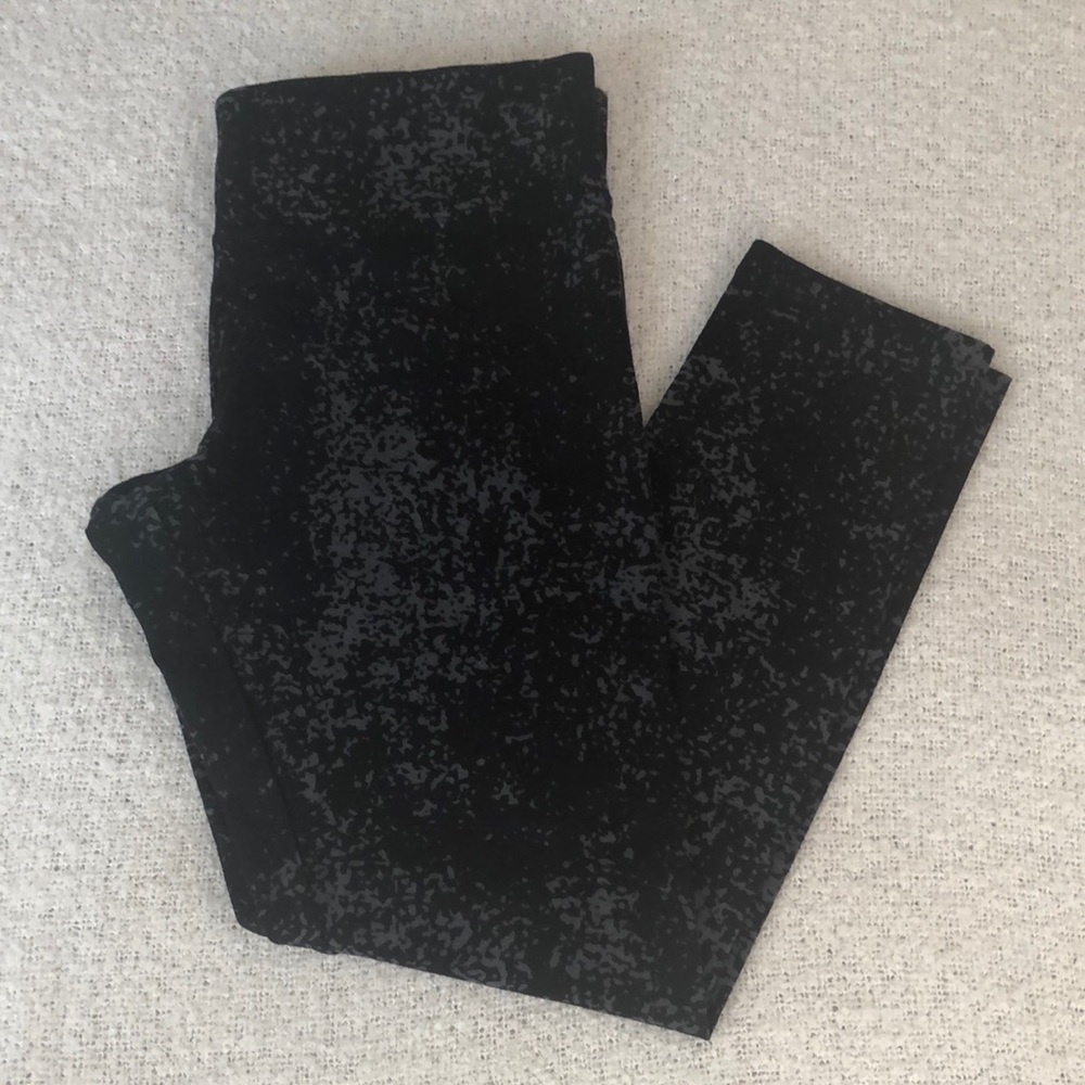 Calvin Klein performance Capri leggings Size Large